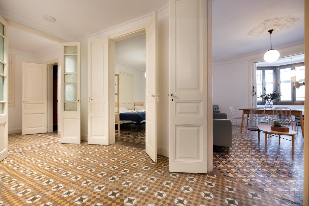 B42 - Modernist Apartment For Large Groups In Eixample Барселона Екстер'єр фото